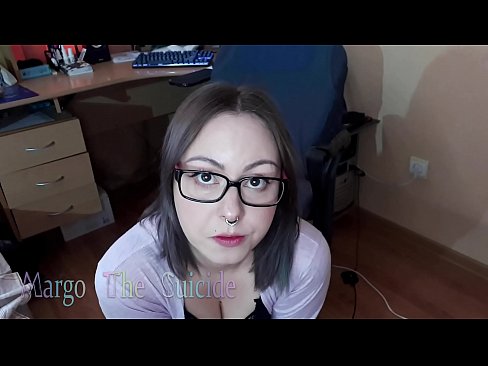 ❤️ Sexy jente med briller suger dildo dypt på kamera ❤❌ Sludder hos oss ❌️❤