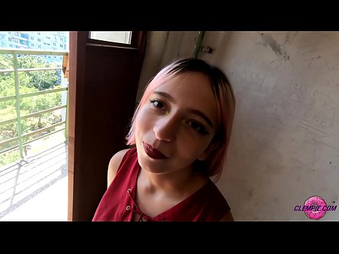 ❤️ Sensuell student suger en fremmed i utmarken - Cum On His Face ❤❌ Sludder hos oss ❌️❤